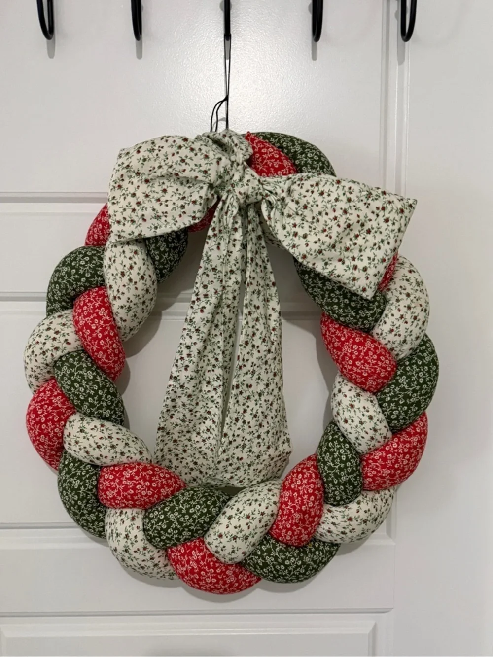 Vintage 80s Braided Fabric Christmas Wreath - Large 18” Calico Cottagecore